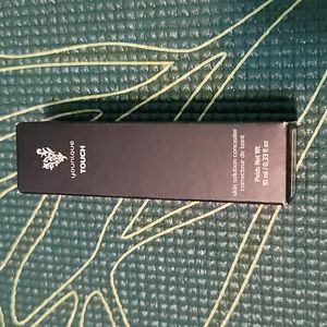 Younique Touch Skin Solutions Concealer in Khaki